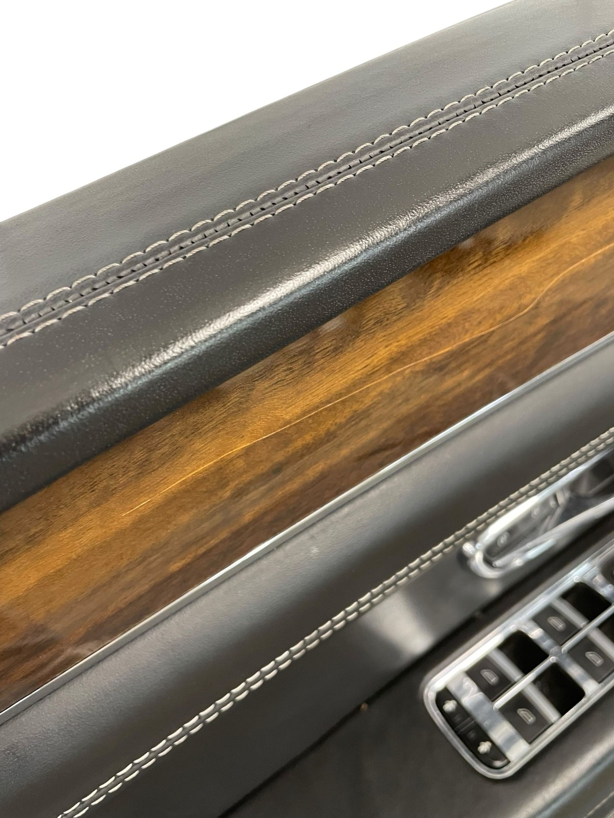 2015-2020 BENTLEY BENTAYGA Front Left Inner Door Trim Panel Cover Beluga Black