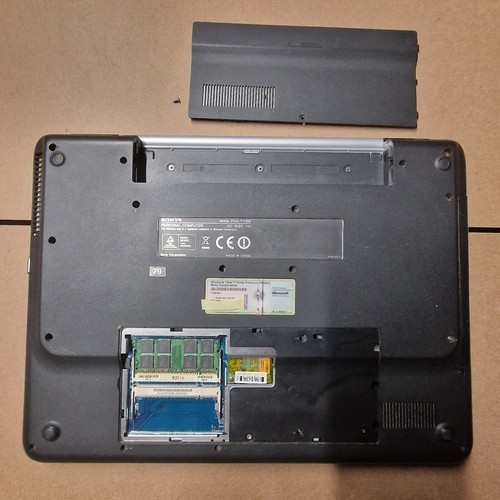 Sony Vaio VGN-NR21J/S , PCG-7113M ,Pentium, NO HDD, NO BATTERY, TESTED TO BIOS - Picture 18 of 24