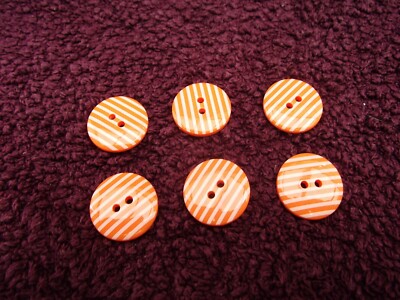 6 Saum farbig 23 mm rund Zweiloch Knöpfe orange Streifen