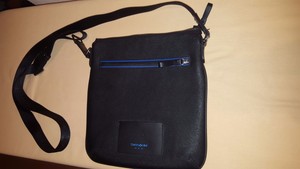 samsonite red shoulder bag