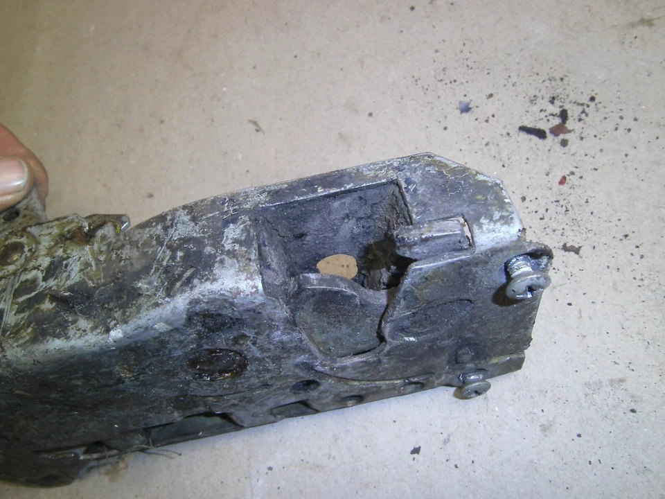 1973 1987 CHEVROLET GMC TRUCK C10 K10 DOOR latch assembly closer oem 78 79 80 81 - Image 4 of 4