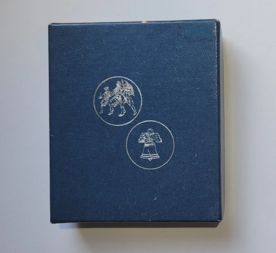 2 Colgantes de Recuerdo Campana de la Libertad Medallones Monedas 18 pulgadas Collar Bicentenario Foto 4 de 4