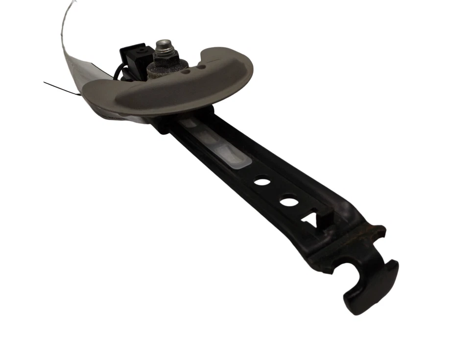 2004-2009 Toyota Prius Front Seat Belt Height Adjuster Used OEM 73200AA020 — 第 3/4 张图片