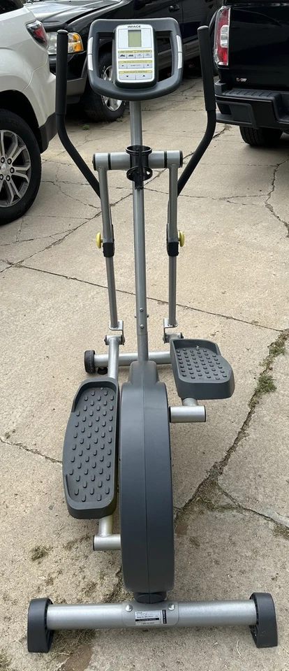 Máquina de ejercicio elíptica Image 8,25 usada funciona con manual Foto 3 de 4