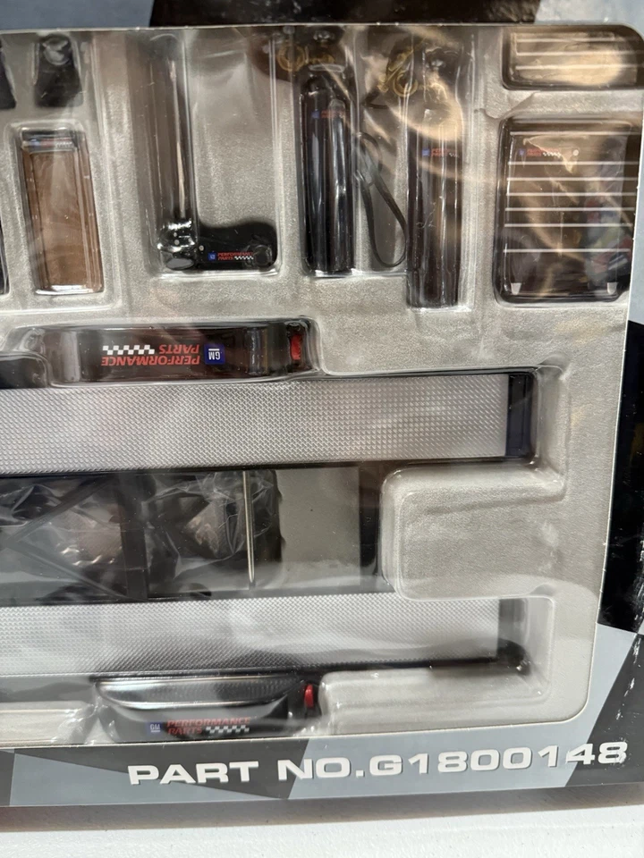 GMP GM PERFORMANCE 1:18 Tool & Trailer Set Diecast Car Model Accessory Set - Image 4 of 4