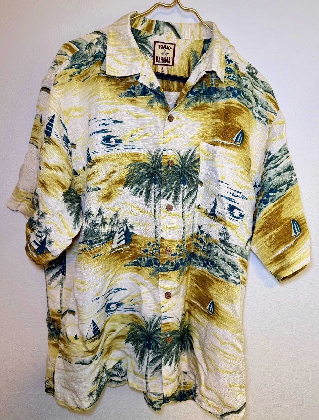 Tommy Bahama Men’s L Silk Linen Hawaiian Shirt Palm Trees Sailboats Yellow Green