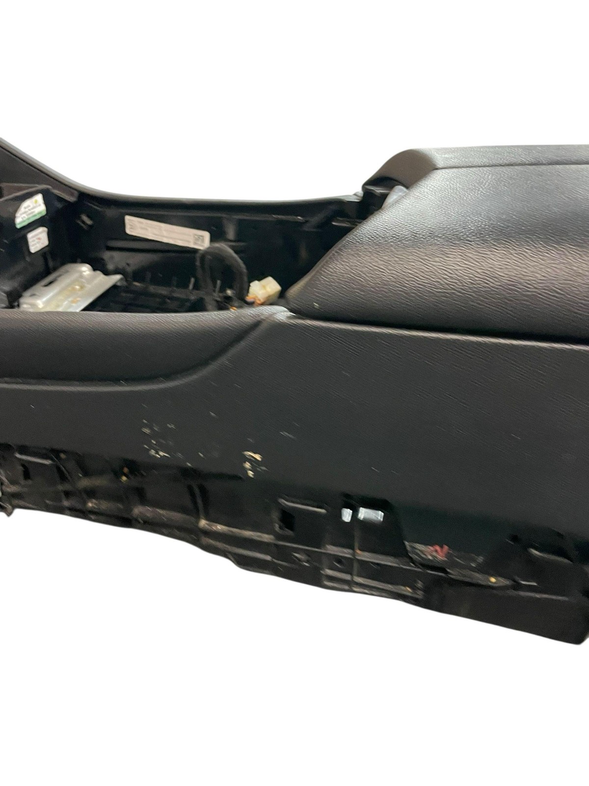 2017-2020 MASERATI LEVANTE FRONT CENTER CONSOLE BASE ASSEMBLY W/ TRAY & ARM REST