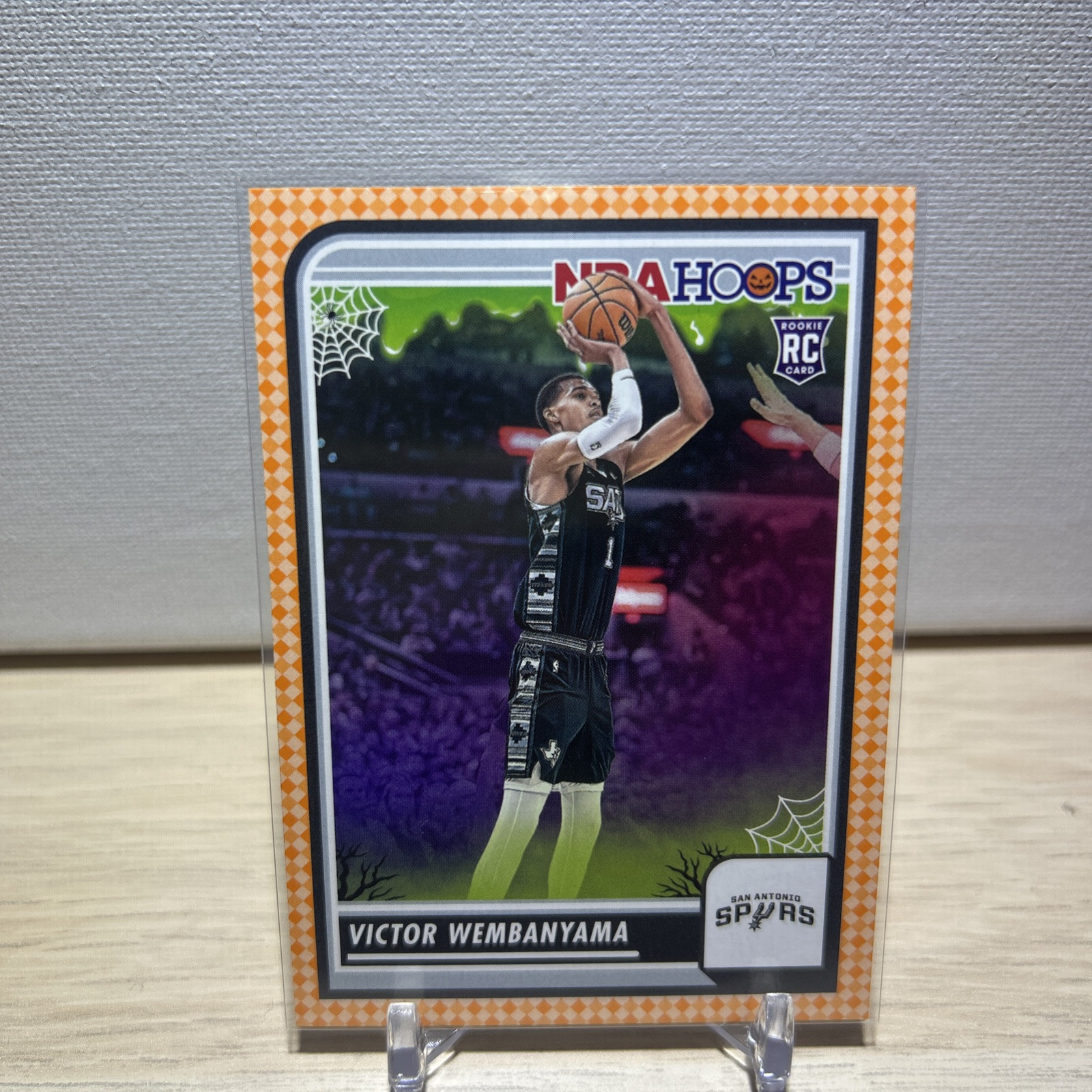 2023-24 Panini Haunted Hoops - Orange #108 Victor Wembanyama (RC)