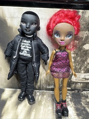Rainbow High Shadow High Rexx McQueen Puppe Goth Anti-Sparkle Und Daria Roselyn