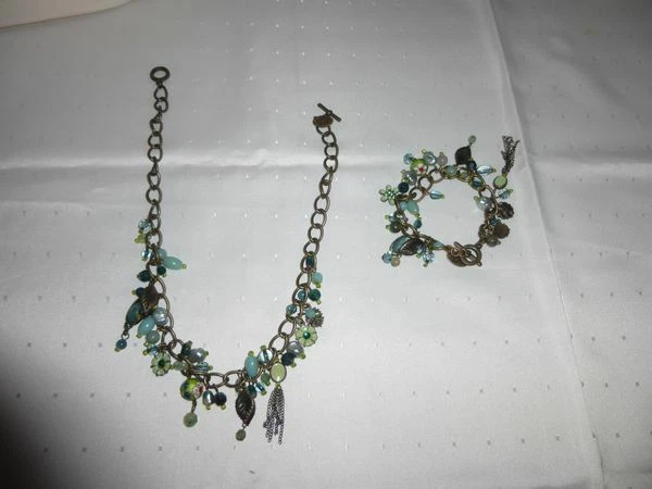 2 Teile Damen Halskette + Armband, Modeschmuck, grün-türkis mit Perlen + Steinen - Bild 2 von 4