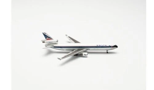 Avión Delta Air Lines McDonnell Douglas MD-11 Herpa Wings 1/500. 537070 Foto 3 de 3