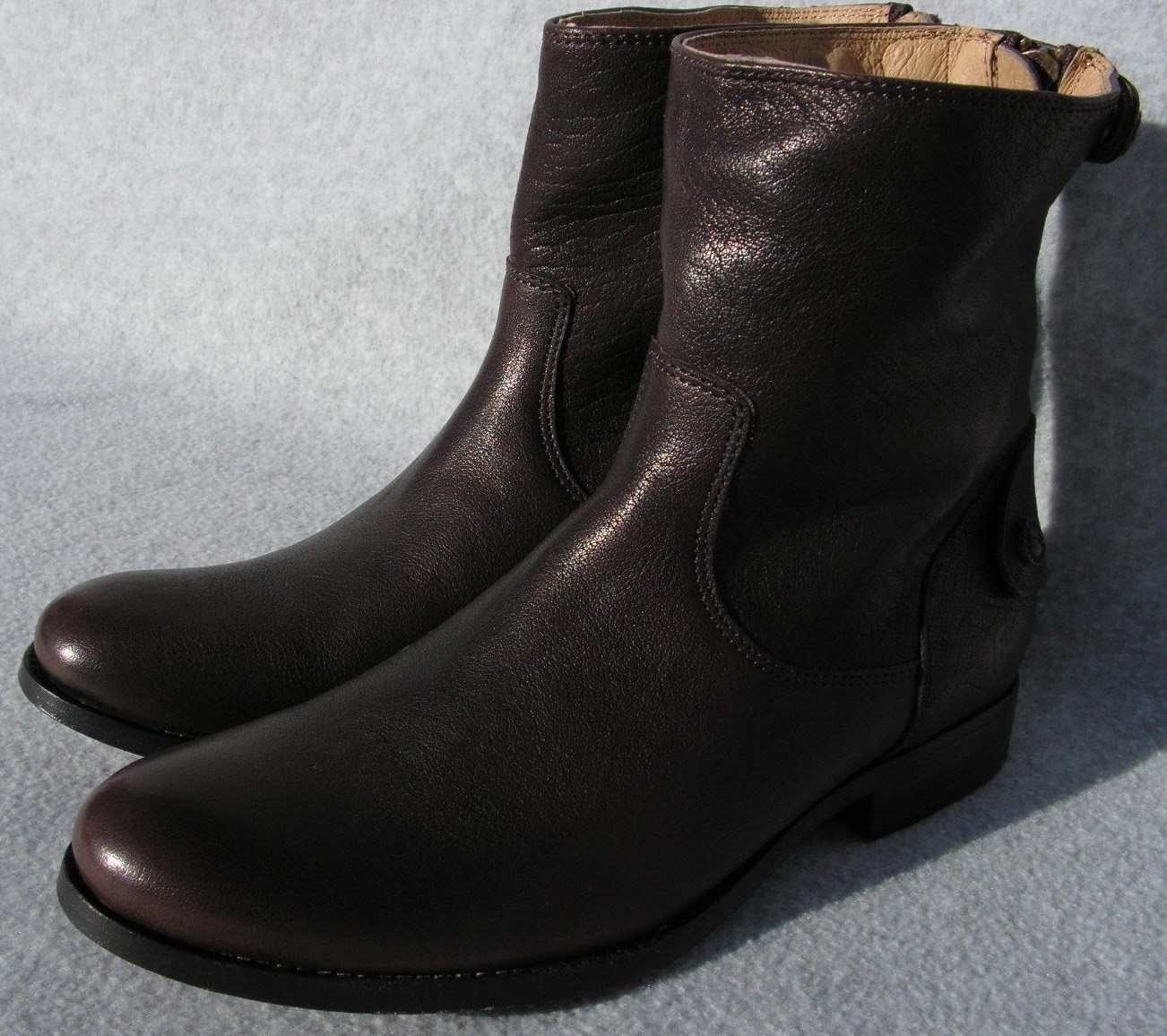 Melissa Button Back Zip Short boot Size 