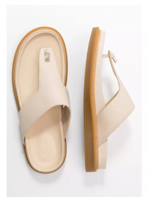 Clarks Damen-Zehenstegsandalen Trace Shore cremefarben Leder UK 4,5 D/EU 37,5