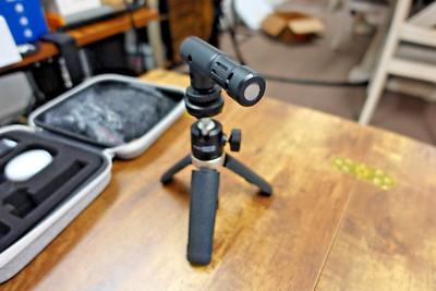 USKEY Vision Vlog Kit iPhone Android Tripod w/ Light and Mic - Black