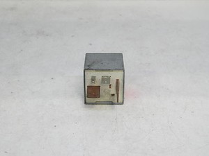 AUDI SEAT SKODA VW RELAY TRNASMITTER RELAIS RELAY CANDLES 357911253A