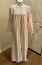 Vintage Vanity Fair Sz Med Pink Long Sleeve-Long Nightgown w/ Lace/Embroidered