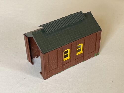 A collection of 00 Scale Model Railway Lineside Buildings, Signal Box, Loco Shed - Picture 4 of 16
