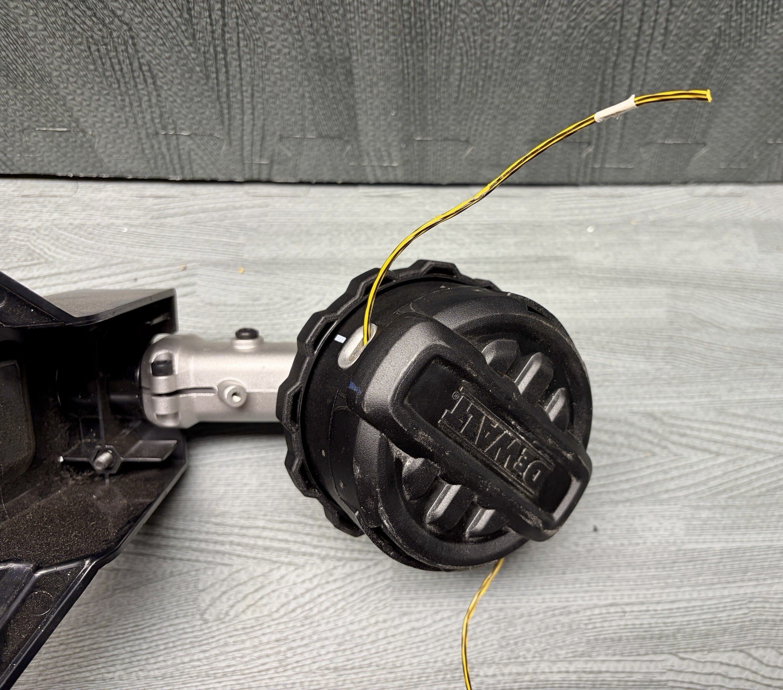 DEWALT-String Trimmer-NEW-FLEXVOLT 60V- 17 in Attach Capable Trimmer (Tool Only)