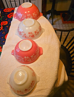 Pyrex Vintage Gooseberry Cinderella Pink White 4 PC Set