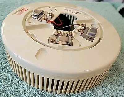 Silent Knight SD505-6SB Addressable Sensor Sounder Base. EUC!