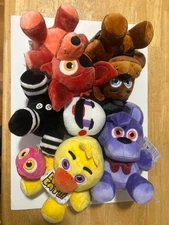 Five Nights at Freddy’s 8” Plush w Glow In The Dark Eyes HHN *You Choose* Foxy