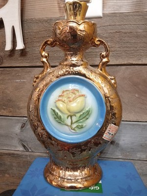 1978 Jim Beam yellow rose of Texas decanter in good conditon