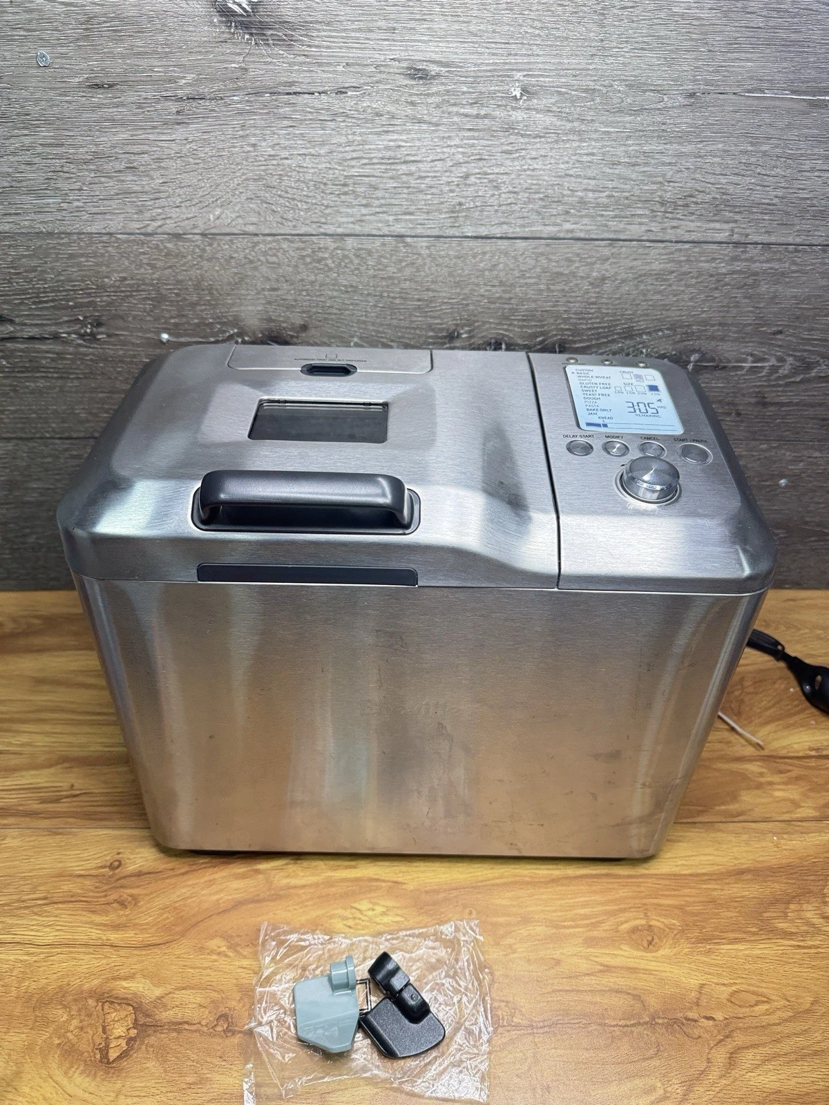Breville Custom Loaf Bread Maker BBM800XL Brushed Stainless Steel ~Never Used