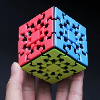 Neueste 3x3x3 Gear Magic Cube - Professionelles Aufkleberloses Zahnrad Puzzle Spielzeug