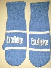 womens NEW NWT soft blue white KNIT MITTENS GLOVES EXCELLENCE one size fits most