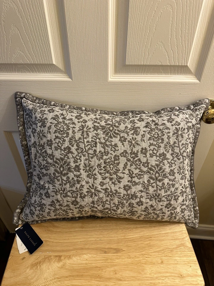 Nueva almohada decorativa Ralph Lauren Delwood gris cachemira $215 Foto 3 de 4