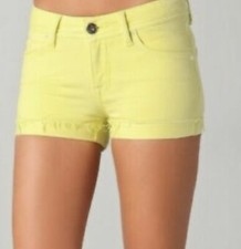 DL1961 Cameron Pin Up Shorts in Merengue size 26