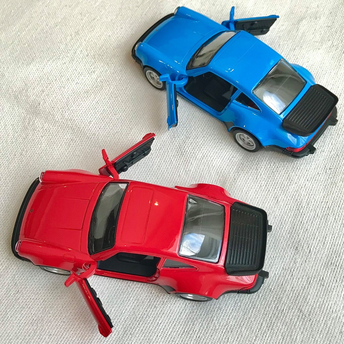 LOT OF TWO Porsche 911 Turbo 3.3 (Red & Blue) 1:32 Scale RMZ City
