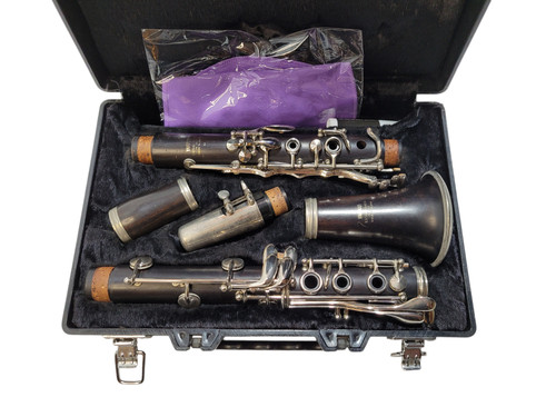 Yamaha YCL 34 Clarinet Wood Clarinet With Mouthpiece and Original Hard Case