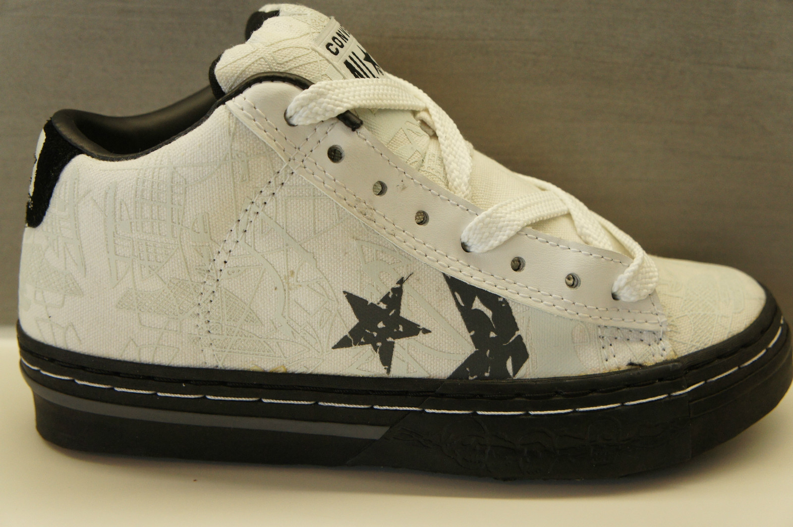 converse volitant