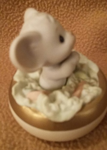 Precious Moments FIGURINE 1996 "Lettuce Pray" #261122 - Picture 6 of 8
