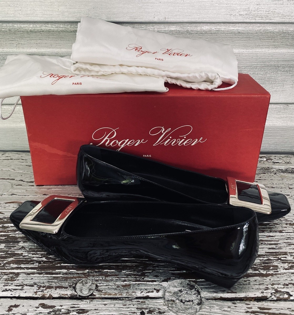ROGER VIVIER Black Belle Patent Leather Buckle Pump Kitten