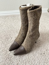 Brooks Brothers Women's Letter Boots US 6