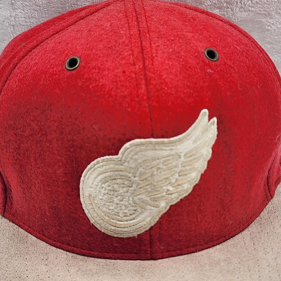 Gorra Detroit Red Wings Correa Trasera Roja Caqui NHL Hockey Cuero Hombres Retroceso Foto 3 de 4