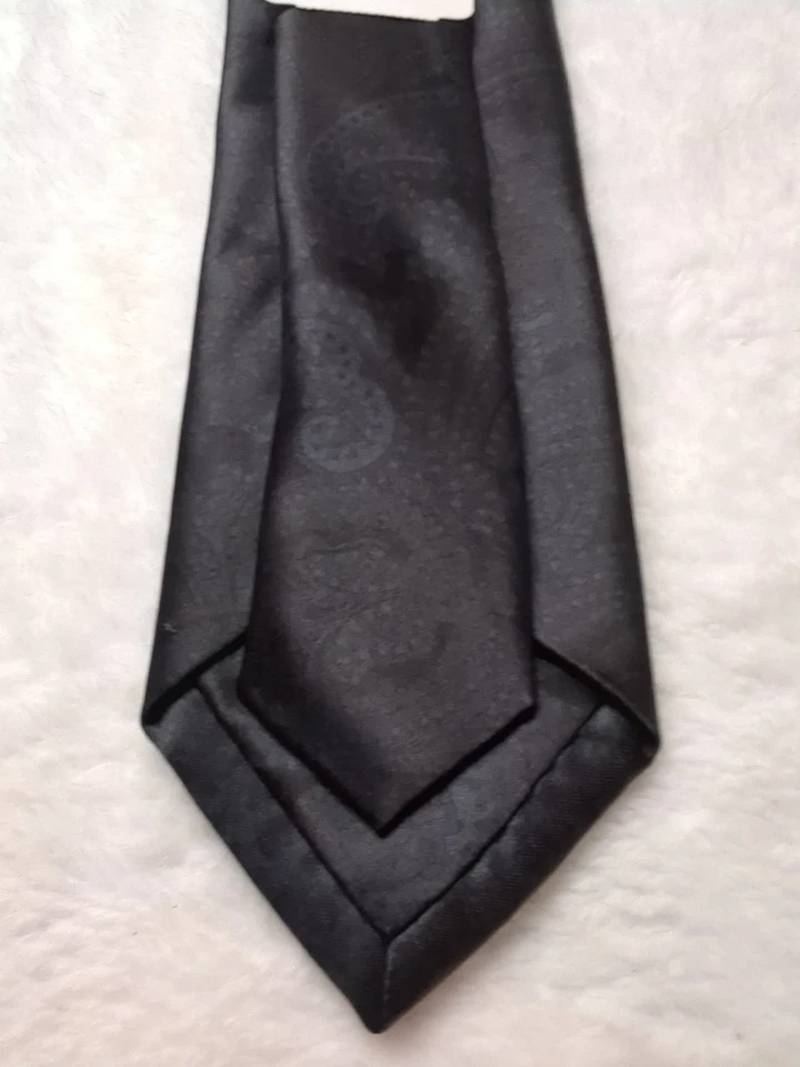 Corbata Tallia Para Hombres Paisley Autoatada Negra Estampado Paisley Precio de venta sugerido por el fabricante $55 Nueva Foto 4 de 4