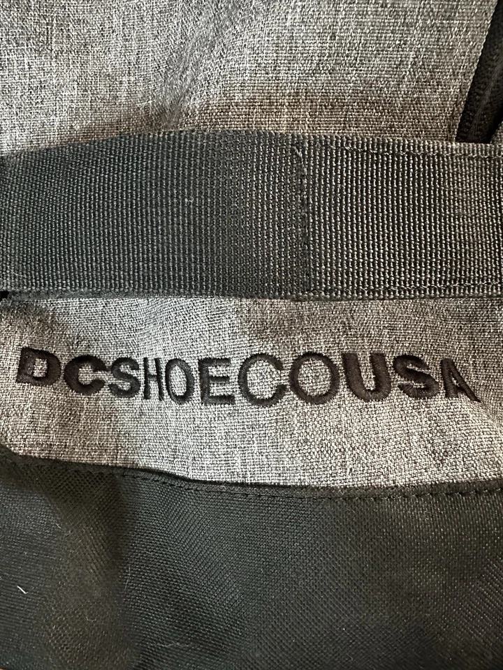DC Shoe Co Mochila de Monopatín Gris/Negro Cremallera Bolso Escolar Laptop Lona Y2K Foto 2 de 4