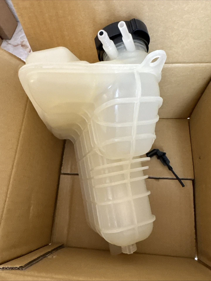 Резервуар охлаждающей жидкости двигателя Dorman 603-363 подходит для BMW M5 Z8 - Изображение 4 из 4