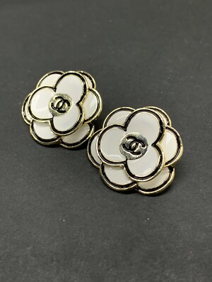 CHANEL Vintage Button White Floral 26mm: Set 2 Lot #162 | eBay