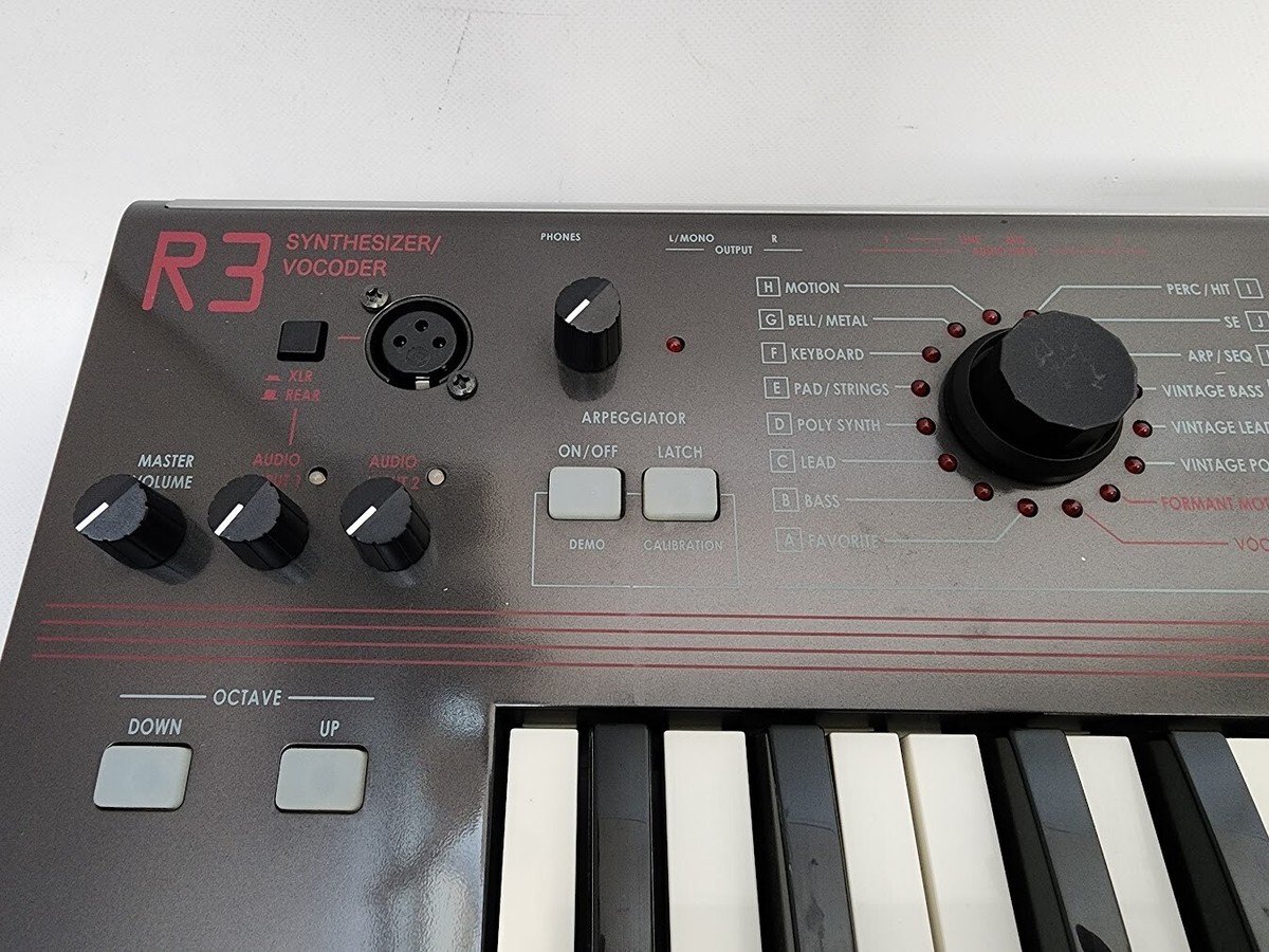 KORG R3 シンセサイザー ボコーダー　ジャンク Korg R3シンセサイザーボコーダー ジャンク キーボード レア