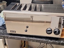 Lincat LT6X 6 Slice Toaster in Silver with Non Slip Feet & Timer - 230 V