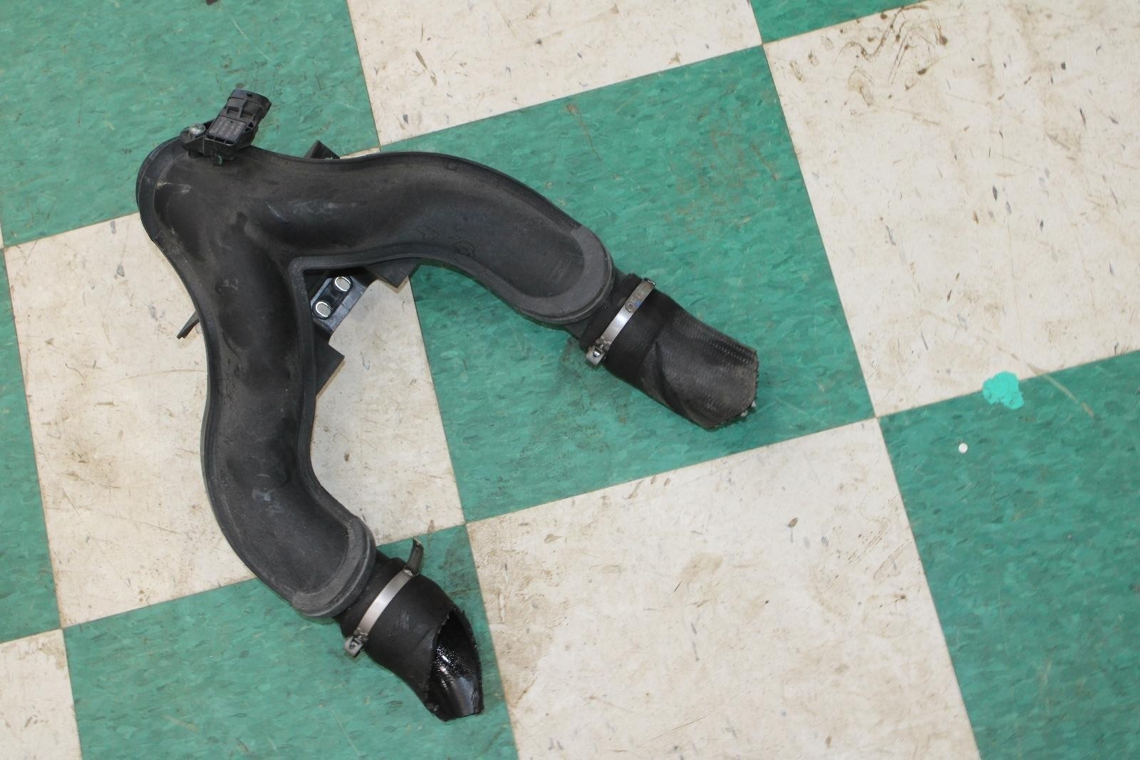 14-19 Ghibli 3.0L Motor Engine Intake Resonator Duct Tube OEM Factory OE WTY WTY