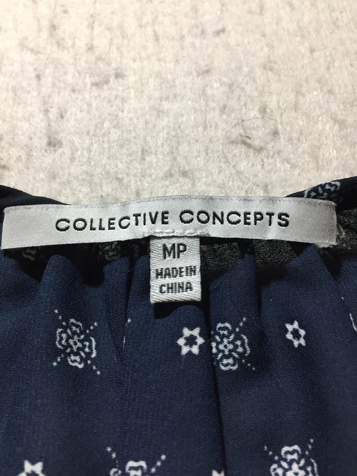 Camiseta sin mangas Collective Concepts Petite mediana MP azul marino floral cachemira lazo delantero Foto 2 de 4