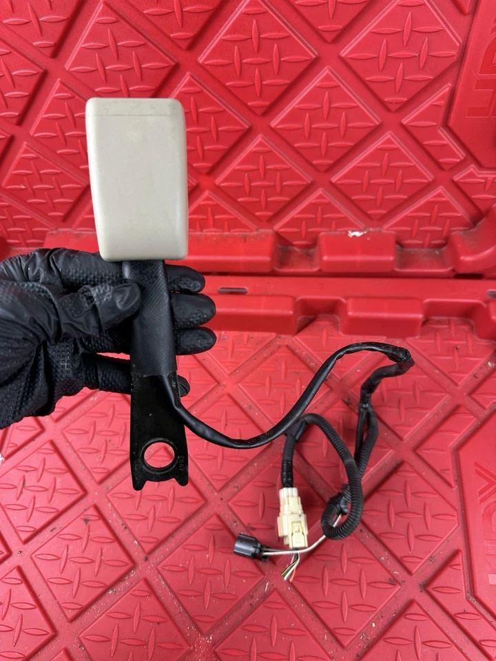 Cinturón de seguridad cubo delantero hebilla de conductor se adapta 03-04 LEXUS GX470  Foto 2 de 4