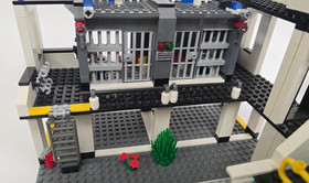 LEGO CITY: Police Headquarters (7744) Lot 108 Figures 60021 7034 7288 + Extras