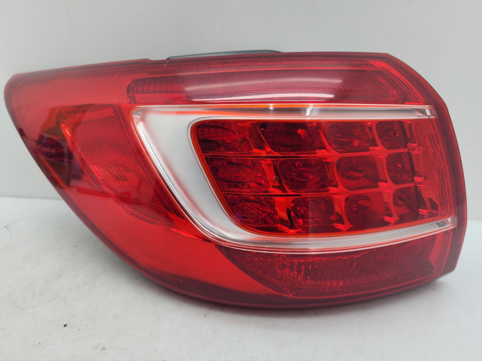 FANALE STOP POSTERIORE SINISTRO SX PER KIA Sportage Serie 924013W010 (10>16)