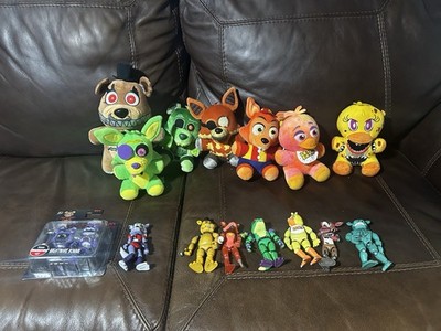 FNAF merch Lot! Plushes And Figures! Read Description